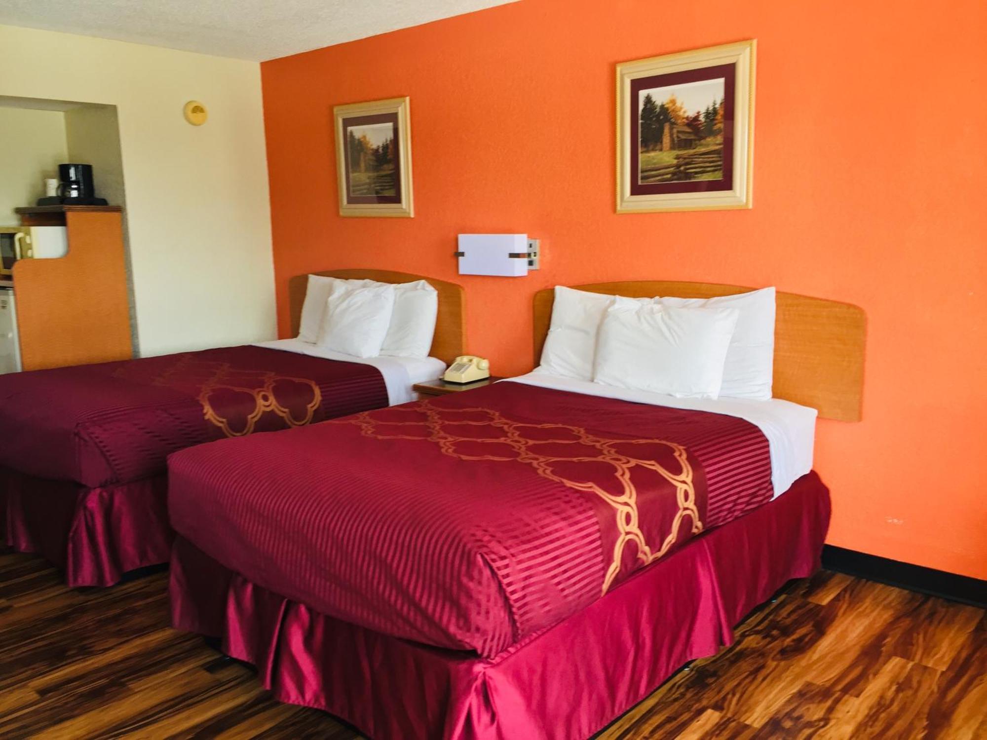 Bear Mount Inn & Suites Pigeon Forge Room photo